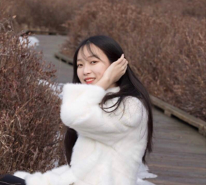Angel Zheng, Editor in Chief